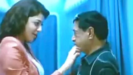 ایک خوبصورت گدی کے ساتھ فیلم سکسی جدید الکسیس ایک سنہرے بالوں والی اس کے اختیار میں ایک سیاہ مرگا ہو جاتا ہے.