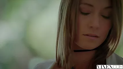 Busty ایک پرجوش آدمی سے ایک فیلم سکسی جدی مرگا لیا.