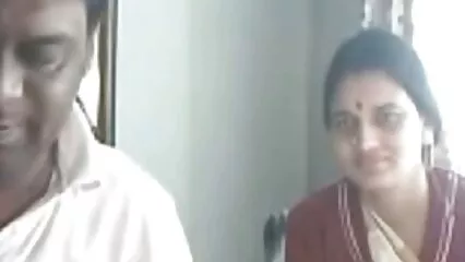 کارنیول لیڈی نے خود کو پچھواڑے میں چدوانے کے لیے دیا۔ بکن بکن جدیدایرانی