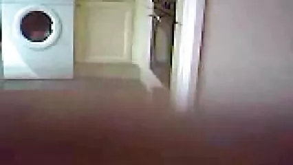 پیچھے سکس با مادر جدید سے ایک پتلی slut کے ساتھ منسلک اور fucked.