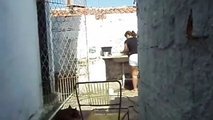 باغ میں فیلم سکسی شهوانی جدید بڑے دودھ دینے والی ایک گائے کو جمع کیا گیا تھا۔