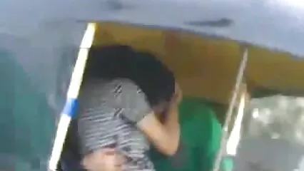 ایک نوجوان گھوڑے نے کھڑے رکن والی لڑکی میں سوراخ پورن فارسی جدید کر دیا۔