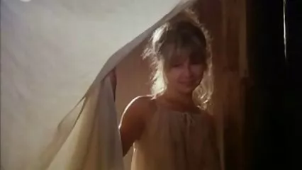اس کی بلی کو رگڑتے ہوئے نہانے میں فیلم های سکسی جدید تنگ نظر ننگی۔