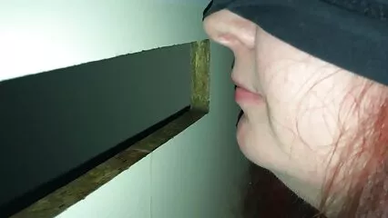 دھاری دار سکسیایرانیجدید جرابیں ڈلڈو کے ساتھ گدھے کو چھیدتی ہیں۔