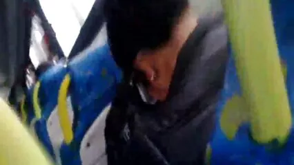 جارحانہ مرد سکس جدید فارسی ایک نرس کے ساتھ عضو تناسل کو خارج کرتا ہے۔
