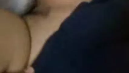 ایک گنجے، پمپ اپ کاؤباے نے ایک سلٹ کو اچھی طرح سے چدایا۔ فیلم سکسی مادر و پسر جدید