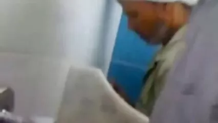 چوزہ فیلم سک30 جدید کامیابی کے ساتھ ٹیکسی میں جلدی سیکس کا شکار کرتا ہے۔